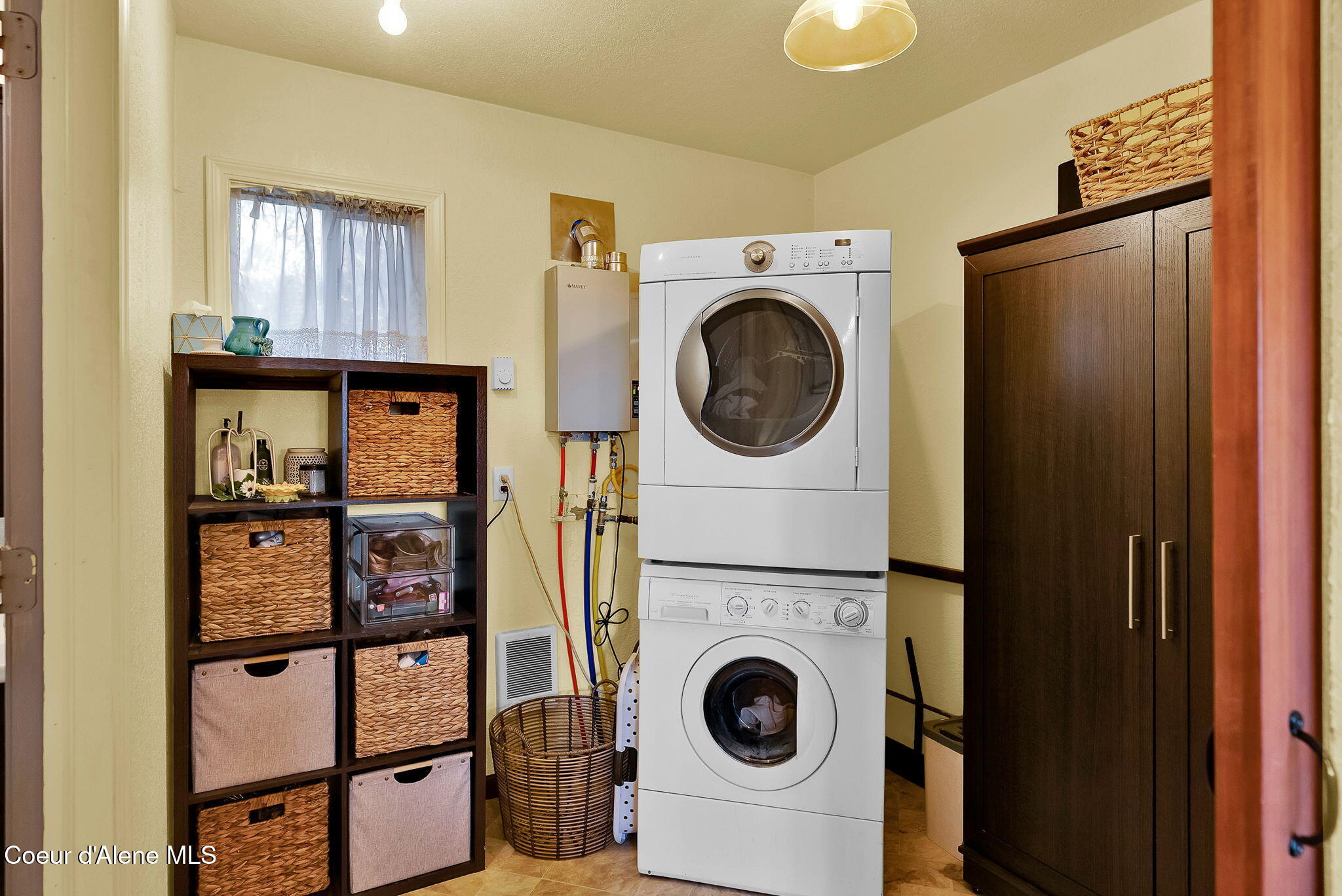 Orofino, Idaho, 83544, United States, 4 Bedrooms Bedrooms, ,Residential,For Sale,1991017