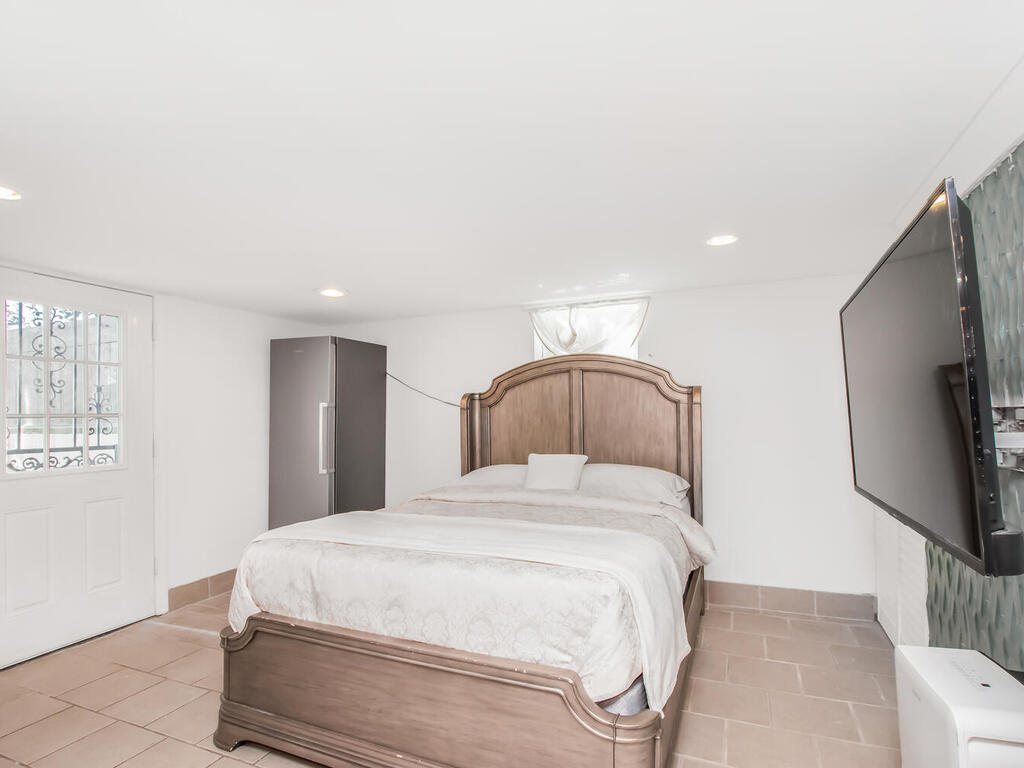 Yonkers, New York, 10704, United States, 4 Bedrooms Bedrooms, ,4 BathroomsBathrooms,Residential,For Sale,1977850