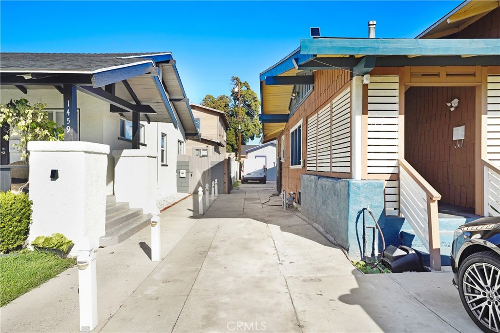 Los Angeles, California, 90062, United States, 3 Bedrooms Bedrooms, ,2 BathroomsBathrooms,Residential,For Sale,2010351