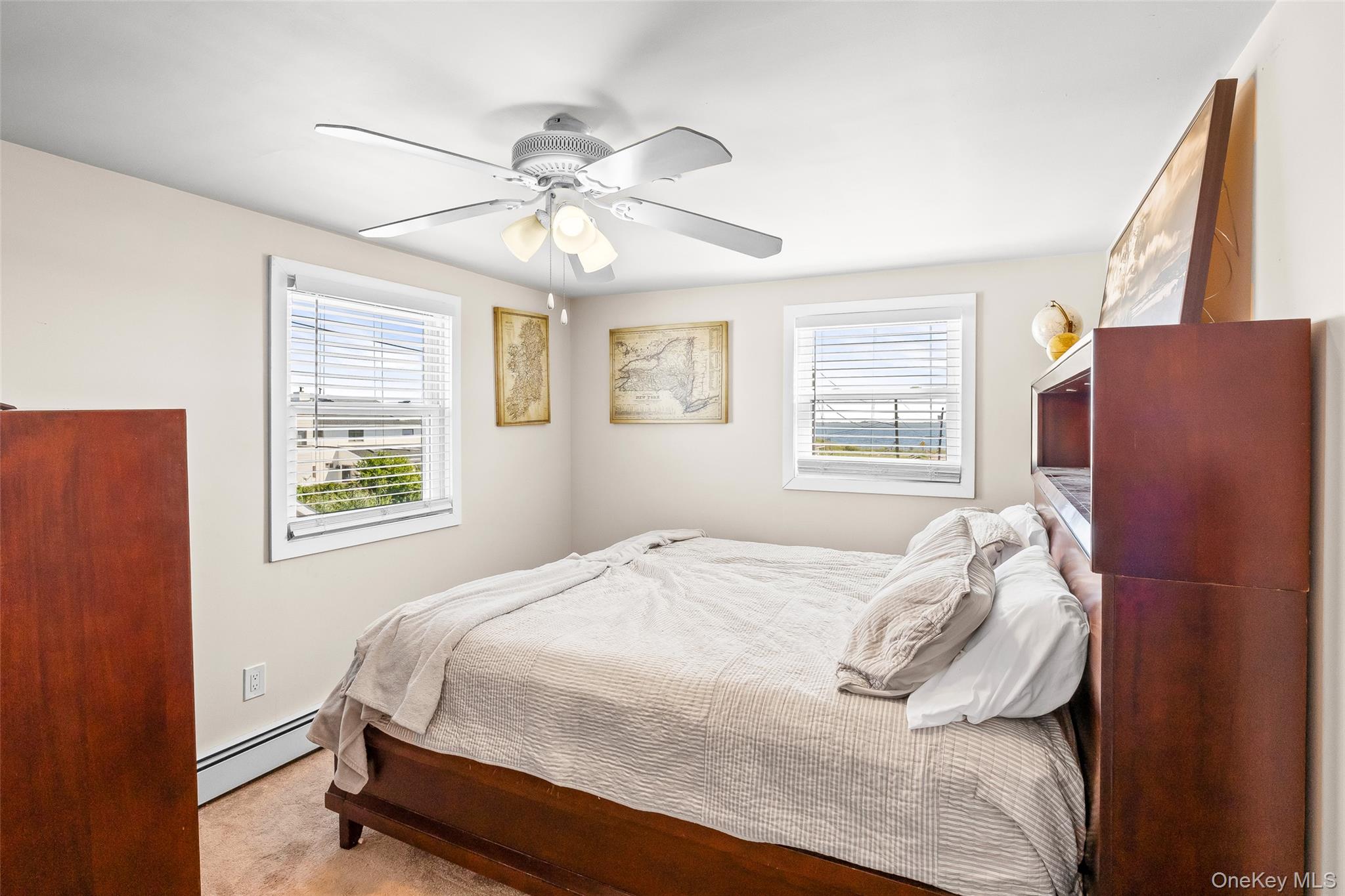 Lindenhurst, New York, 11757, United States, 3 Bedrooms Bedrooms, ,2 BathroomsBathrooms,Residential,For Sale,1996018