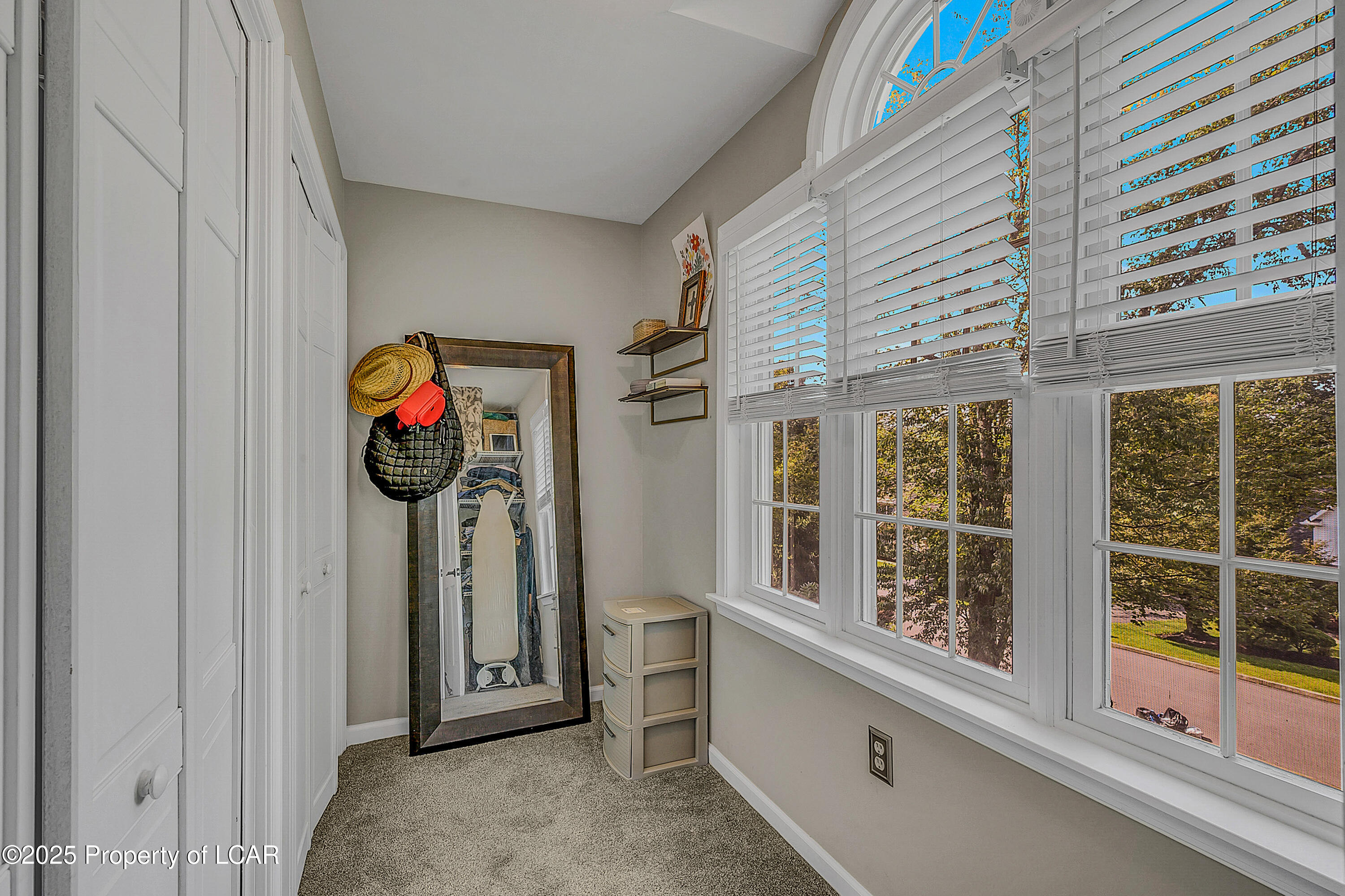 Shavertown, Pennsylvania, 18708, United States, 4 Bedrooms Bedrooms, ,3 BathroomsBathrooms,Residential,For Sale,1943613