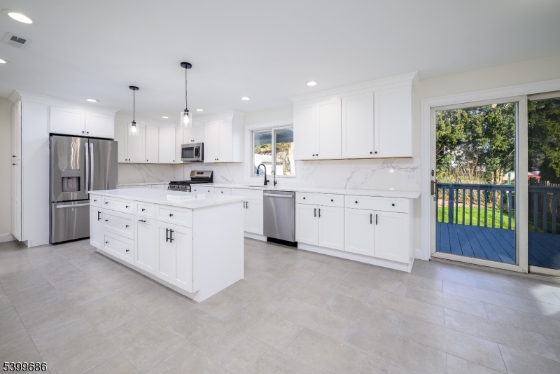 Clifton City, New Jersey, 07014, United States, 5 Bedrooms Bedrooms, ,4 BathroomsBathrooms,Residential,For Sale,2000653