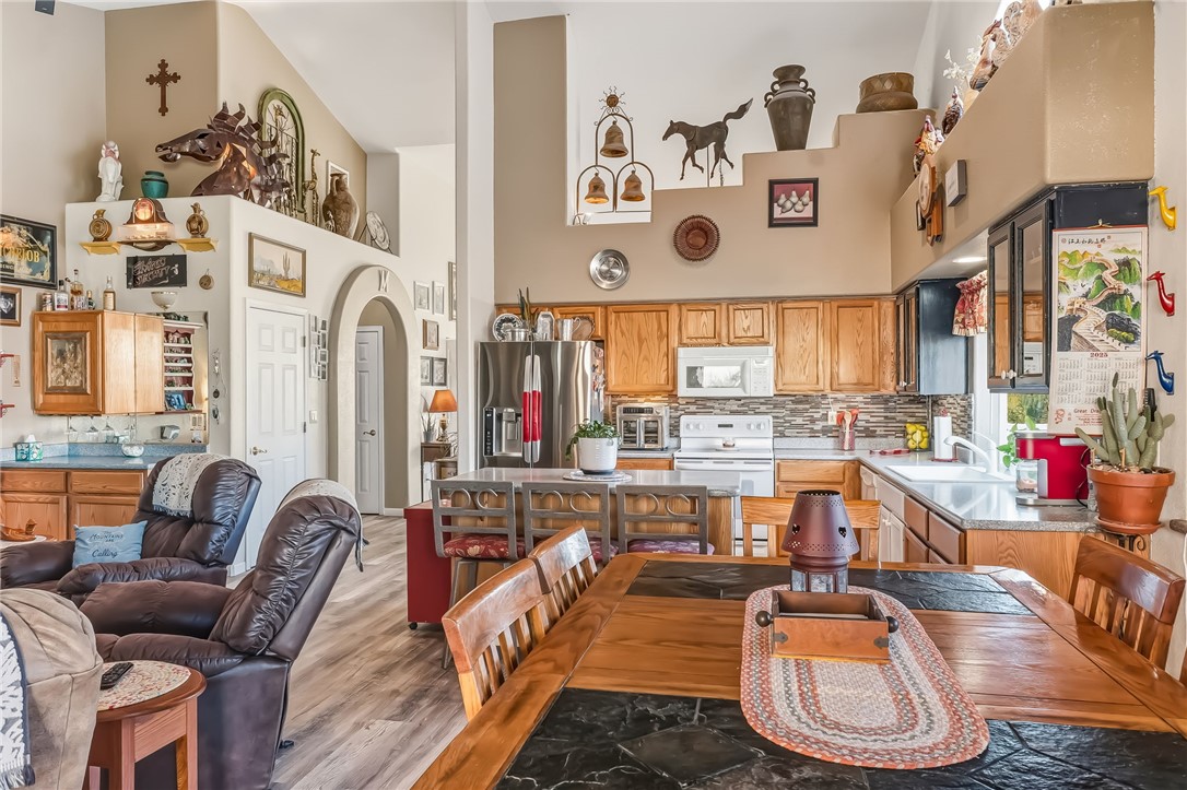 Bullhead City, Arizona, 86442, United States, 4 Bedrooms Bedrooms, ,2 BathroomsBathrooms,Residential,For Sale,1988926