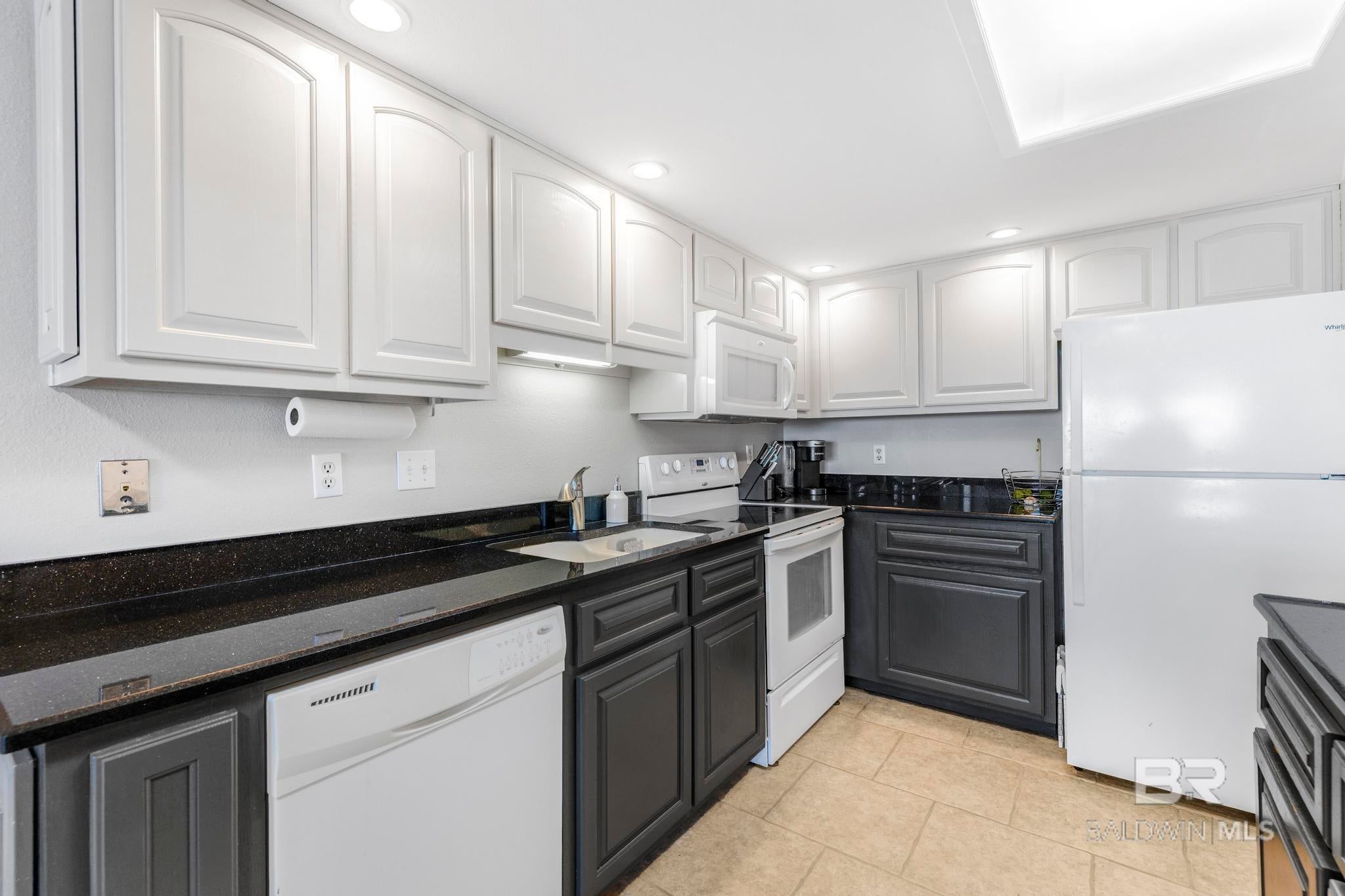 Orange Beach, Alabama, 36561, United States, 2 Bedrooms Bedrooms, ,2 BathroomsBathrooms,Residential,For Sale,1940120
