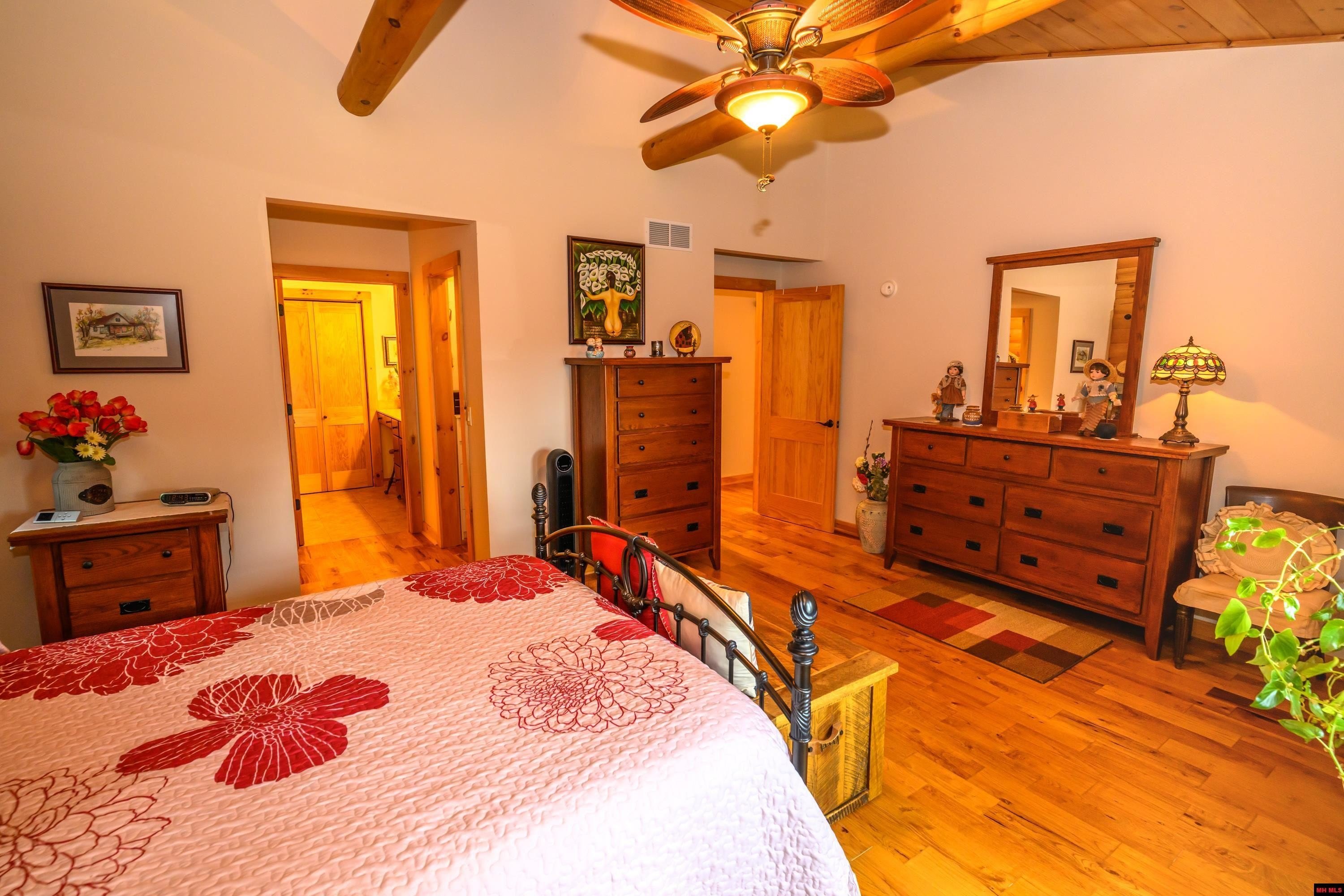 Mountain Home, Arkansas, 72653, United States, 3 Bedrooms Bedrooms, ,3 BathroomsBathrooms,Residential,For Sale,1895222