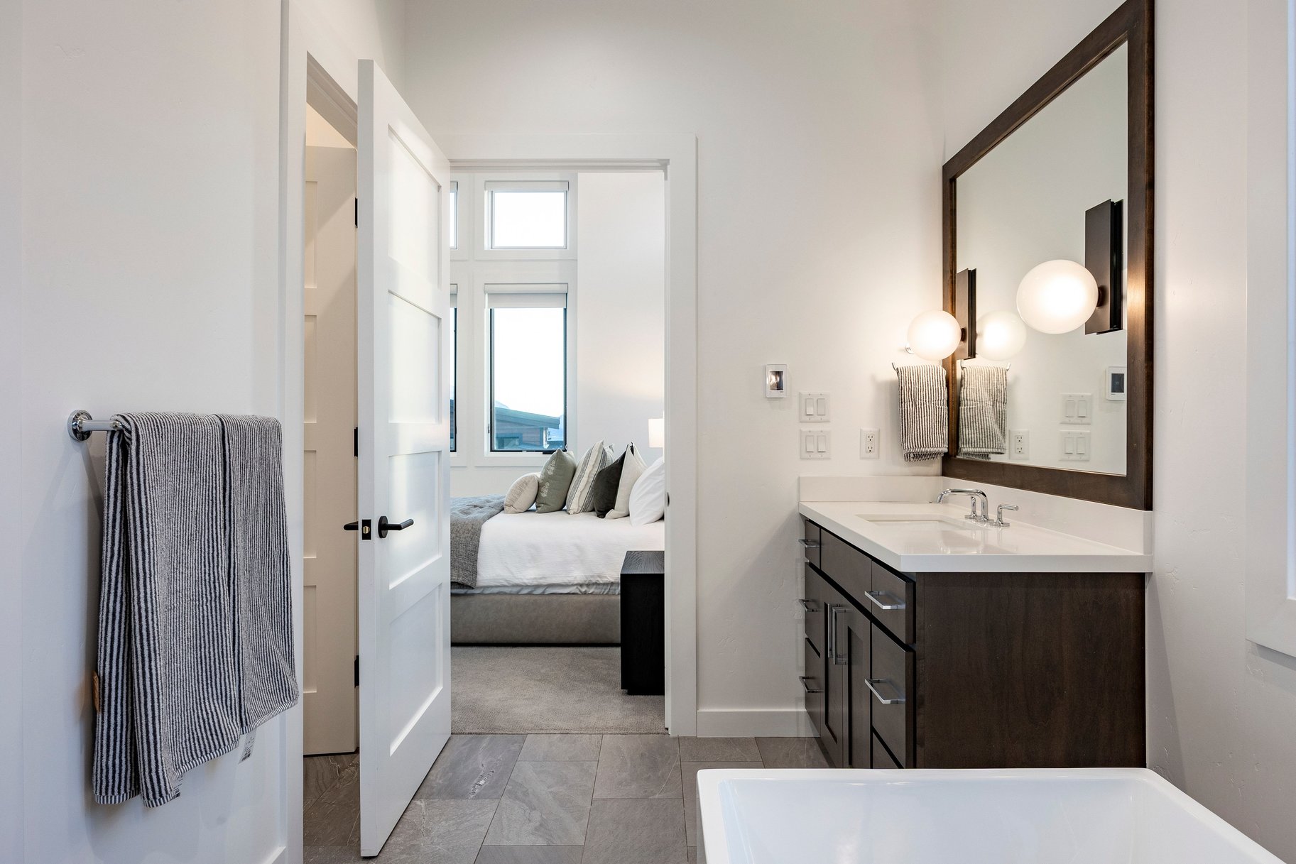  Modern Red Ledges home with Full Golf Membership Available - Fully Furnished - 物件實景