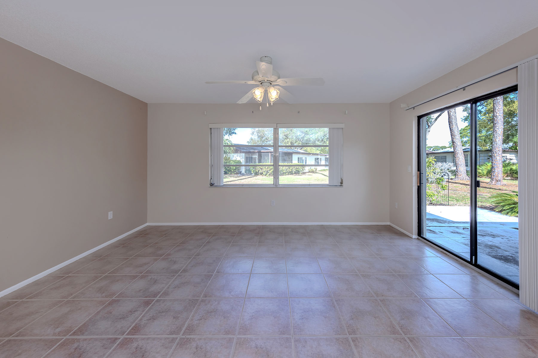  VILLAGE IN THE PINES - 物件實景