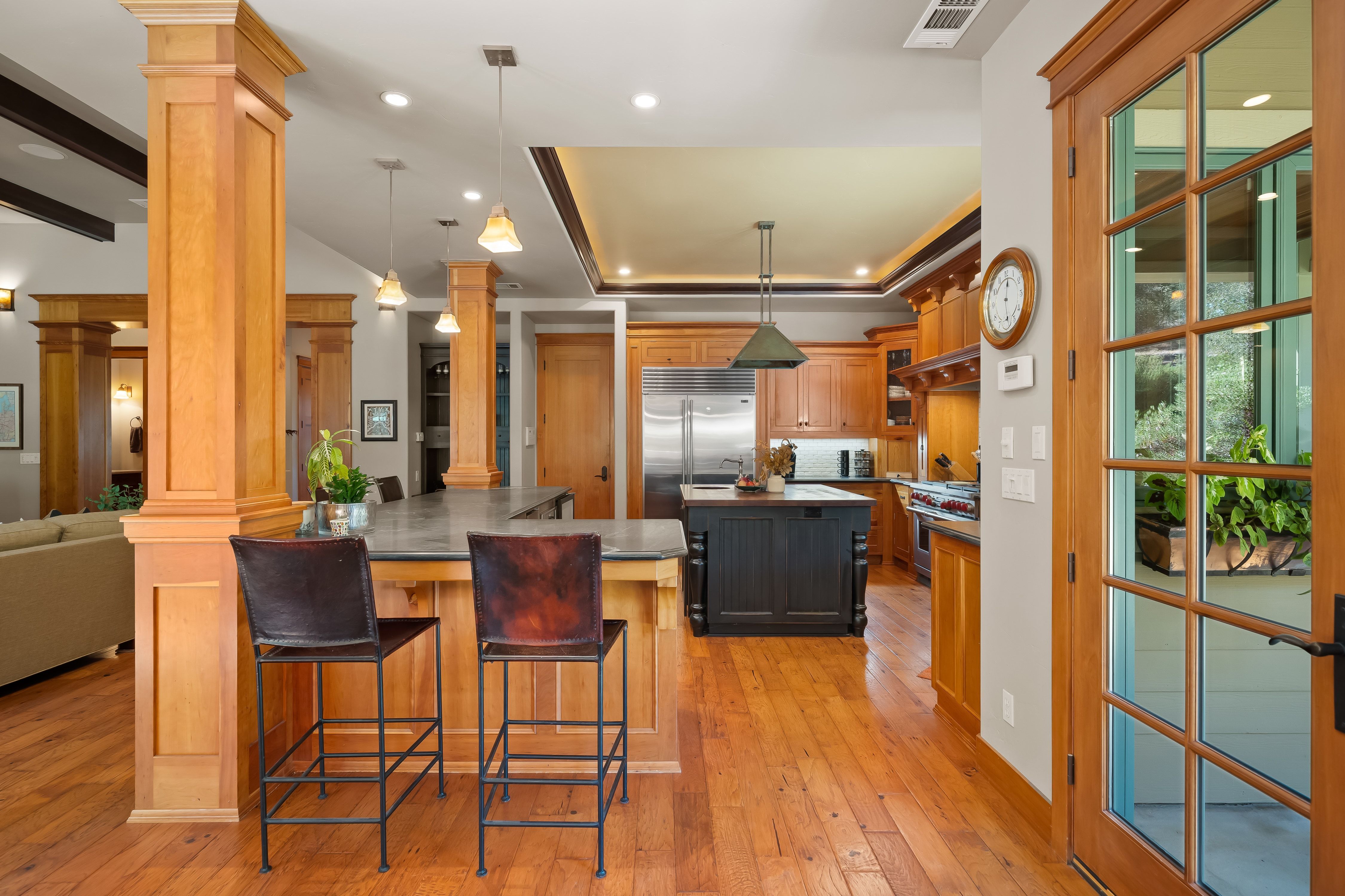  Timeless Craftsman Estate with Resort-Style Outdoor Living - 物件實景