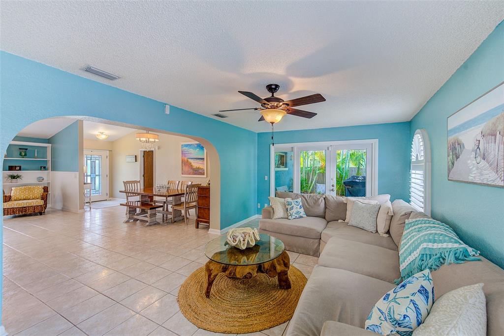 Largo, Florida, 33773, United States, 3 Bedrooms Bedrooms, ,2 BathroomsBathrooms,Residential,For Sale,1939430