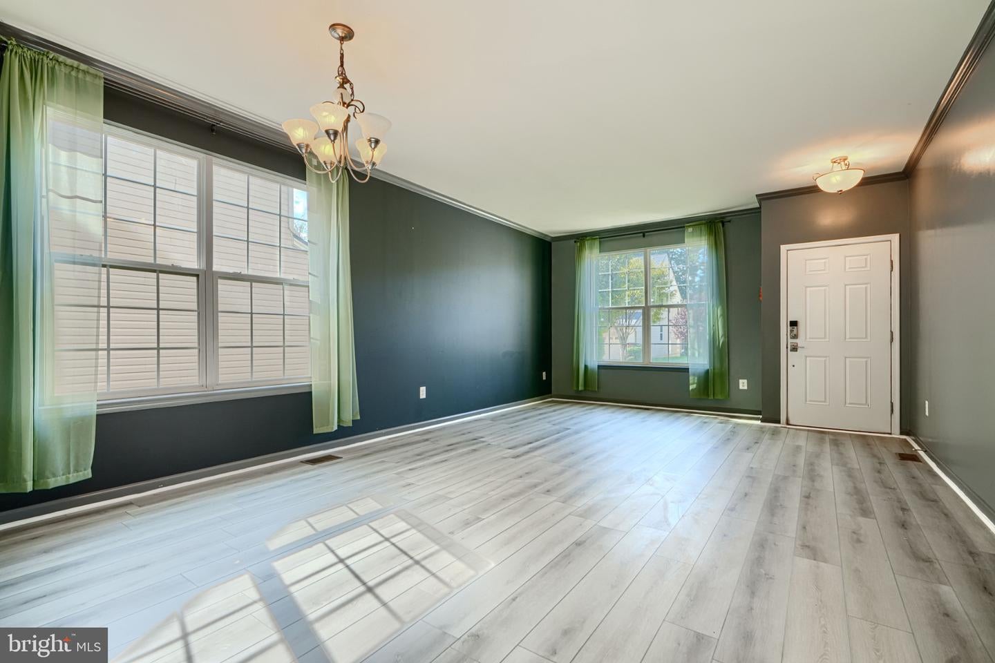 Glen Burnie, Maryland, 21060, United States, 4 Bedrooms Bedrooms, ,4 BathroomsBathrooms,Residential,For Sale,1983515