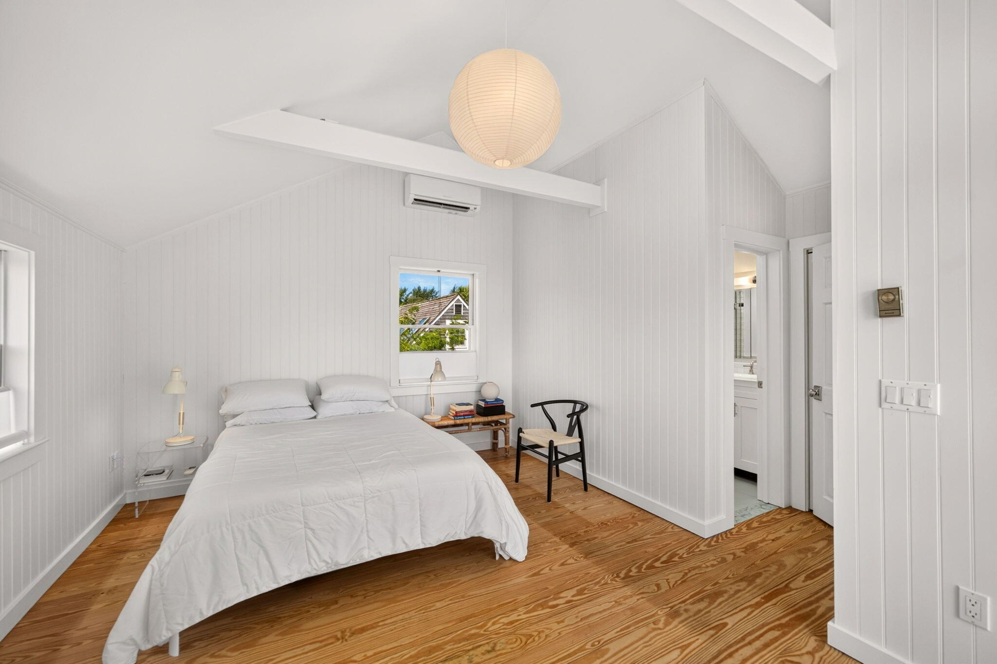  West End Elegance with Water Views, Private Gardens & Two-Car Parking - 物件實景
