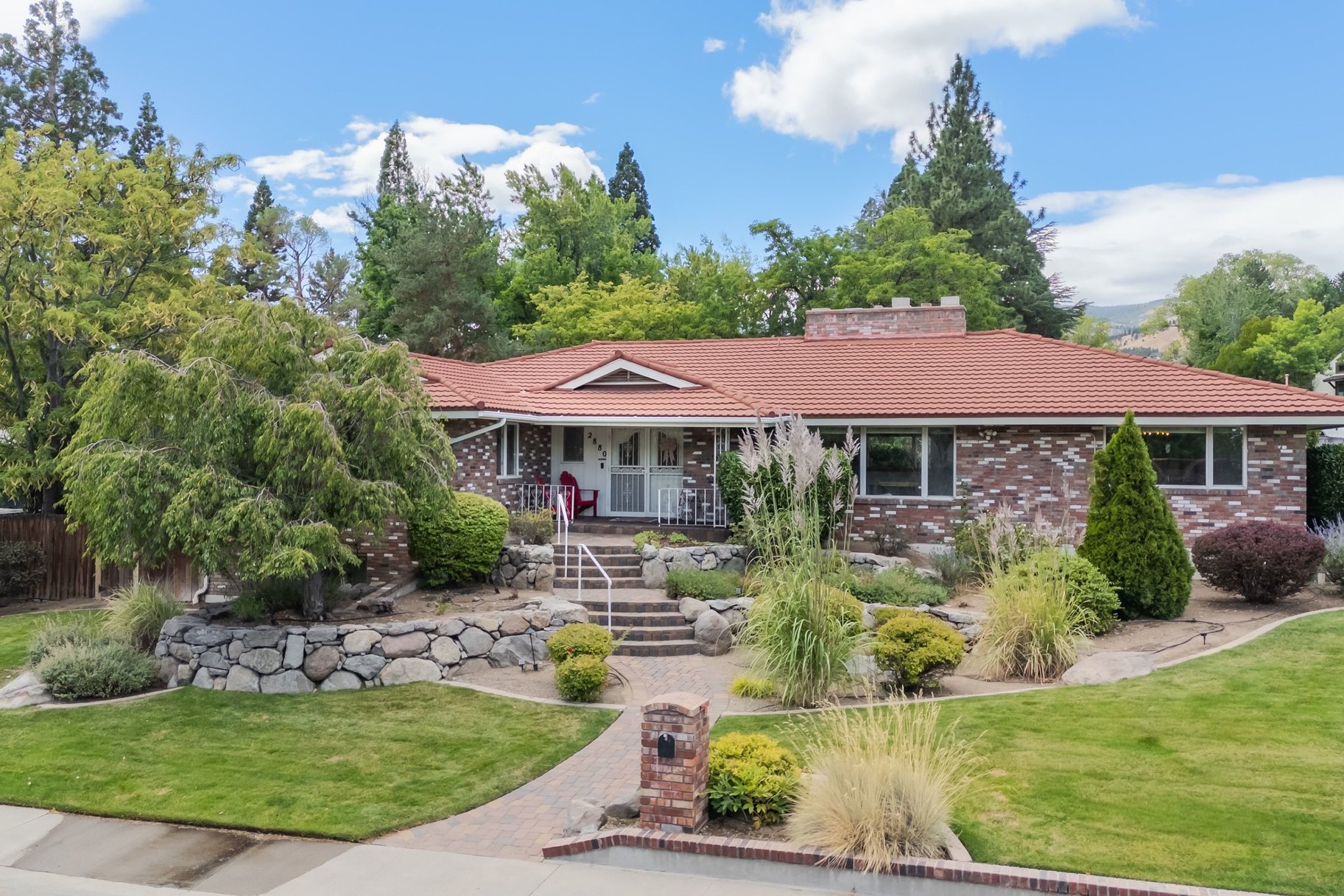  RARE SKYLINE HEIGHTS OPPORTUNITY  6,024 SF BRICK HOME ON .38 ACRE  NO HOA - 物件實景