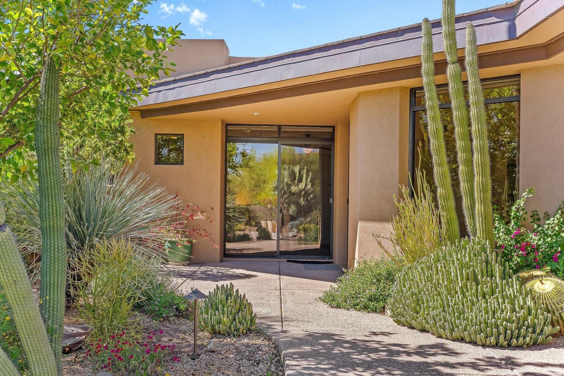  10675 E Fernwood Ln  Scottsdale, AZ - 物件實景