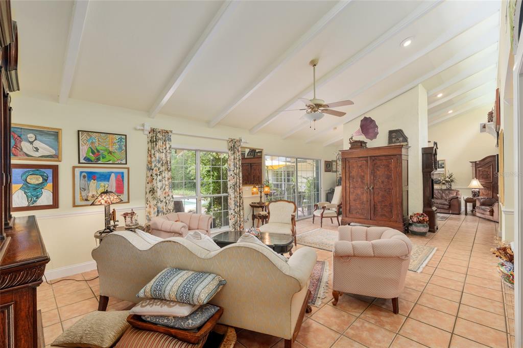 Newberry, Florida, 32669, United States, 3 Bedrooms Bedrooms, ,2 BathroomsBathrooms,Residential,For Sale,1847426