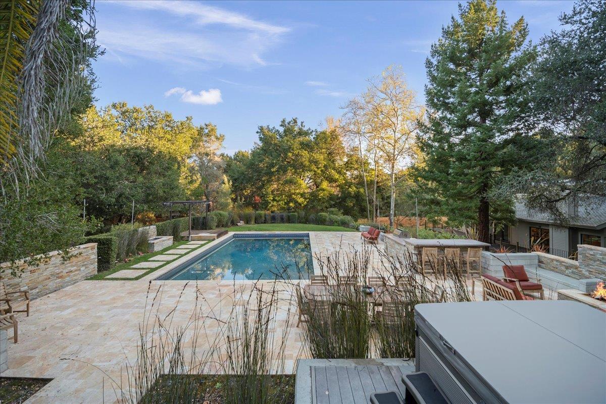 Los Altos Hills, California, 94022, United States, 5 Bedrooms Bedrooms, ,5 BathroomsBathrooms,Residential,For Sale,1907317