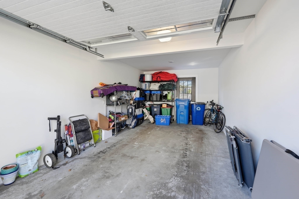 Wakefield, Massachusetts, 01880, United States, 2 Bedrooms Bedrooms, ,3 BathroomsBathrooms,Residential,For Sale,2036926