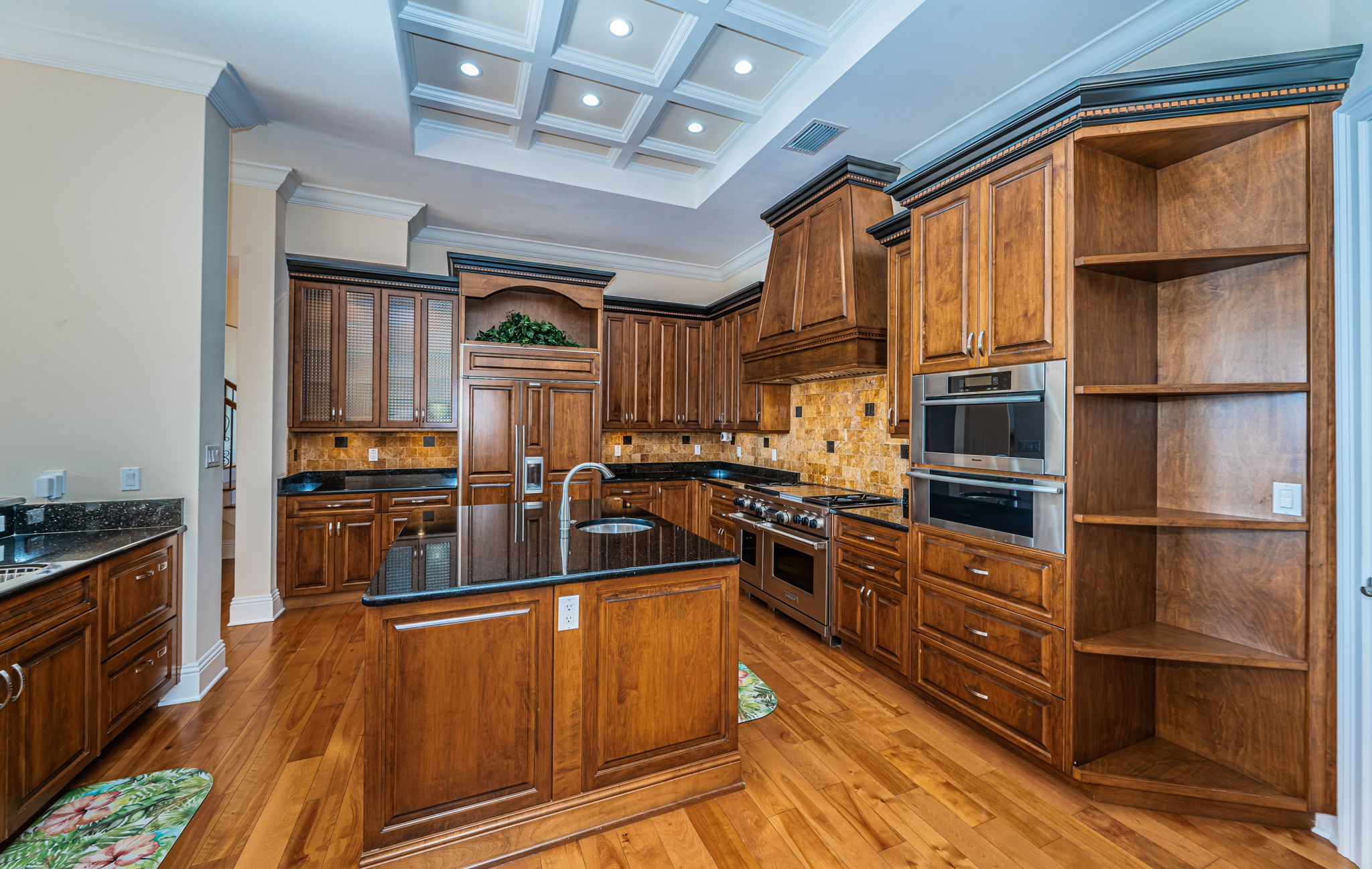 St Petersburg, Florida, 33707, United States, 5 Bedrooms Bedrooms, ,5 BathroomsBathrooms,Residential,For Sale,2006025