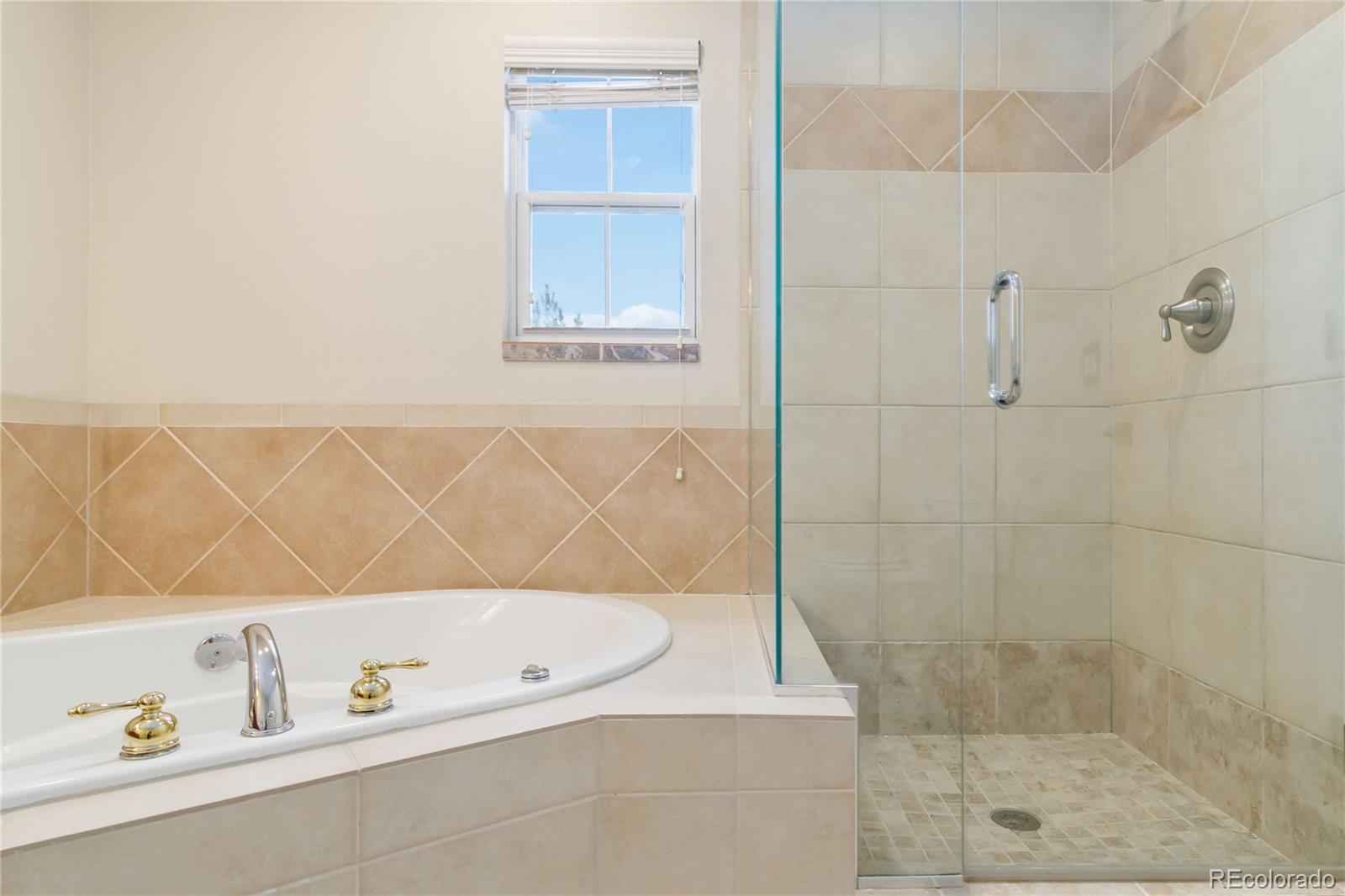 Aurora, Colorado, 80014, United States, 4 Bedrooms Bedrooms, ,Residential,For Sale,1986115