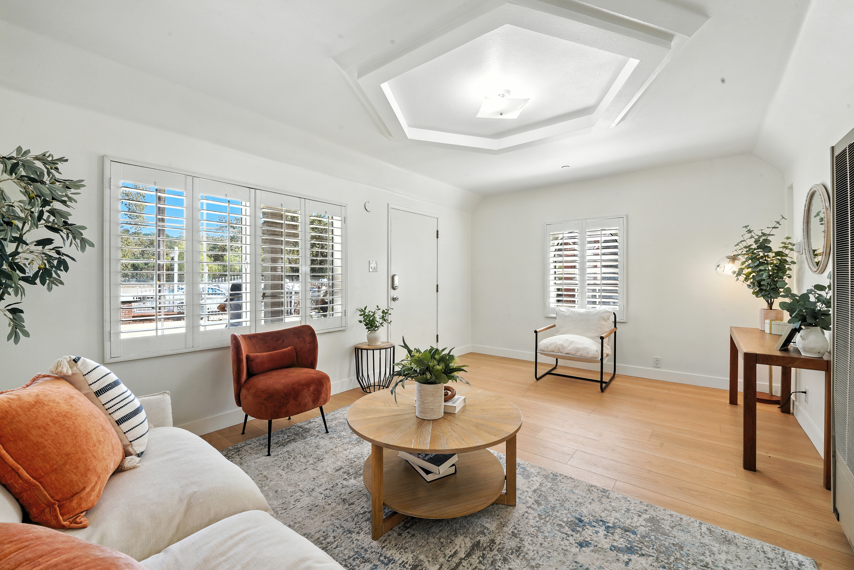 Los Angeles, California, 90042, United States, 3 Bedrooms Bedrooms, ,3 BathroomsBathrooms,Residential,For Sale,1909729