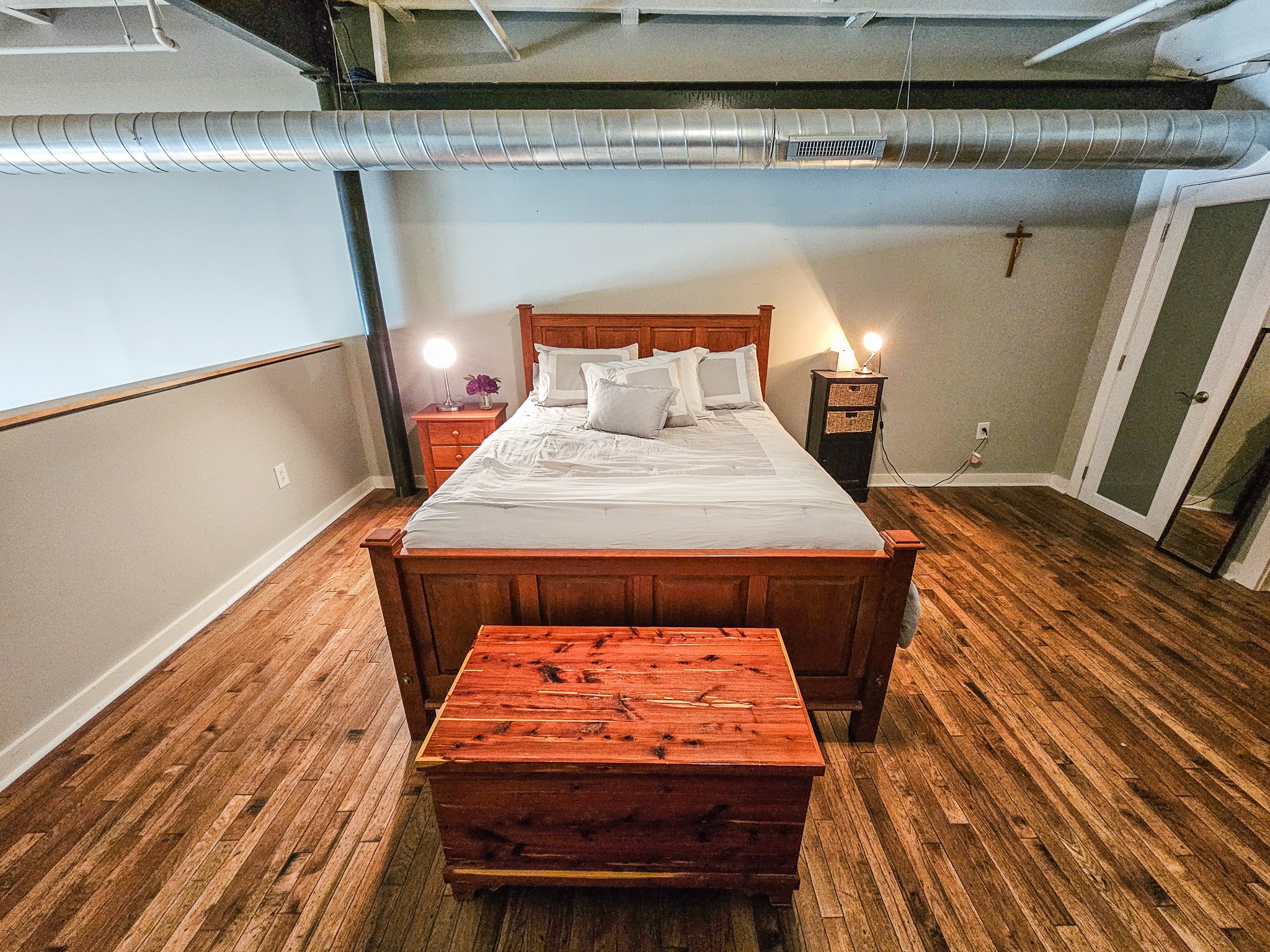 Nashville, Tennessee, 37219, United States, 2 Bedrooms Bedrooms, ,2 BathroomsBathrooms,Residential,For Sale,1743345