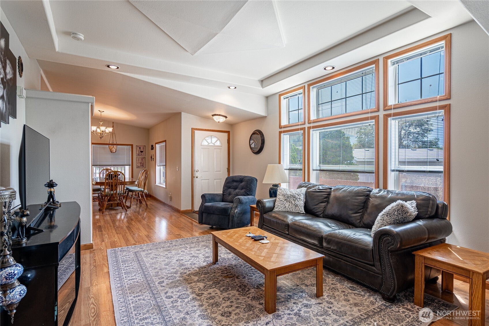 Manson, Washington, 98831, United States, 3 Bedrooms Bedrooms, ,2 BathroomsBathrooms,Residential,For Sale,1901379