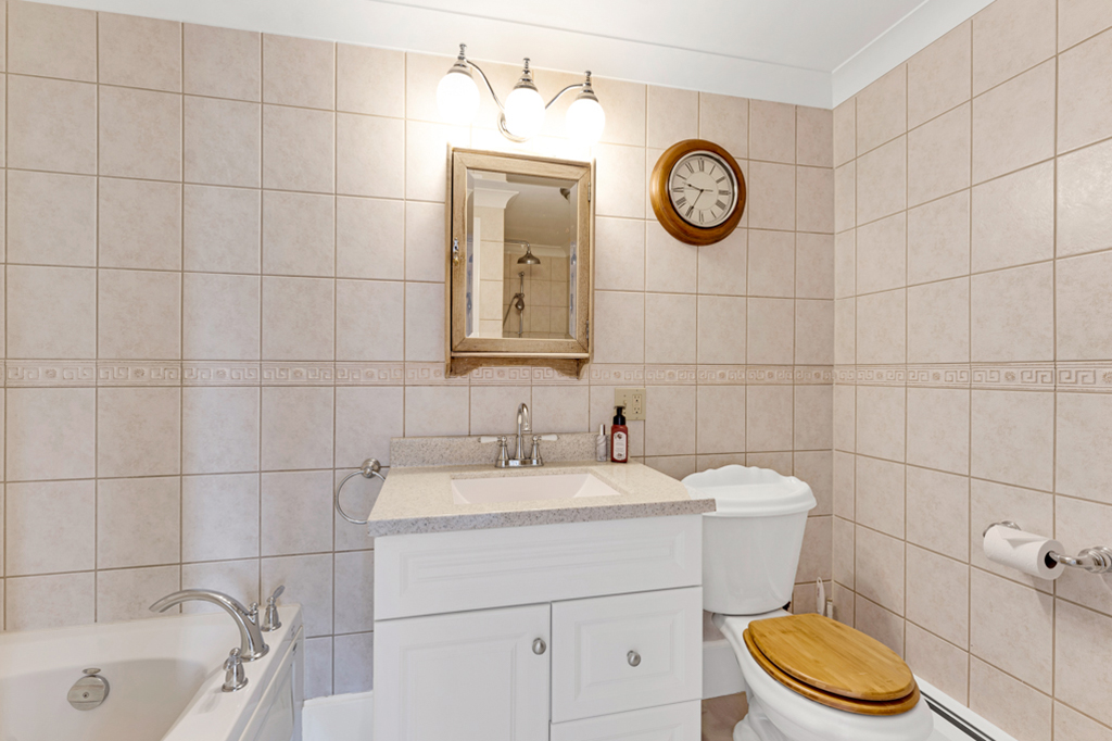 Drummond-North Elmsley, Ontario, K7H0G5, CA, 8 Bedrooms Bedrooms, ,7 BathroomsBathrooms,Residential,For Sale,1991661