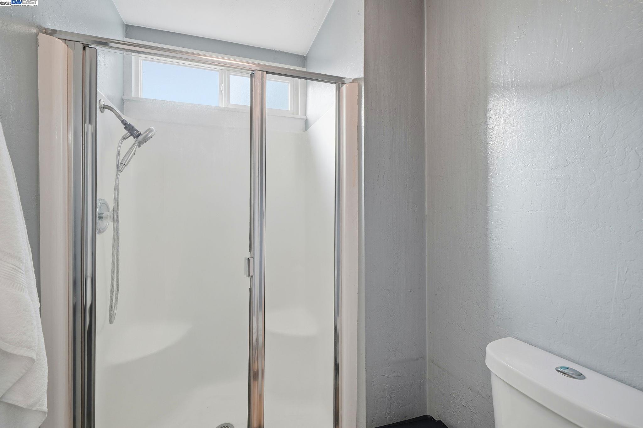 Livermore, California, 94551, United States, 3 Bedrooms Bedrooms, ,2 BathroomsBathrooms,Residential,For Sale,1992921