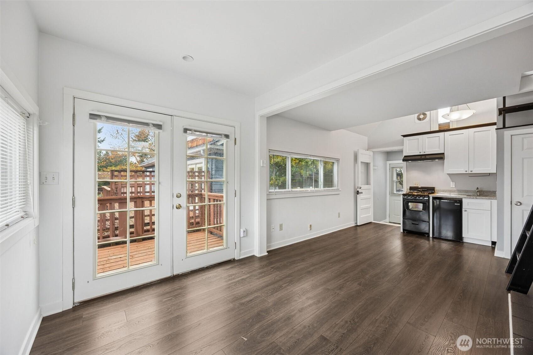 KIRKLAND, Washington, 98033, United States, 4 Bedrooms Bedrooms, ,3 BathroomsBathrooms,Residential,For Sale,1995728