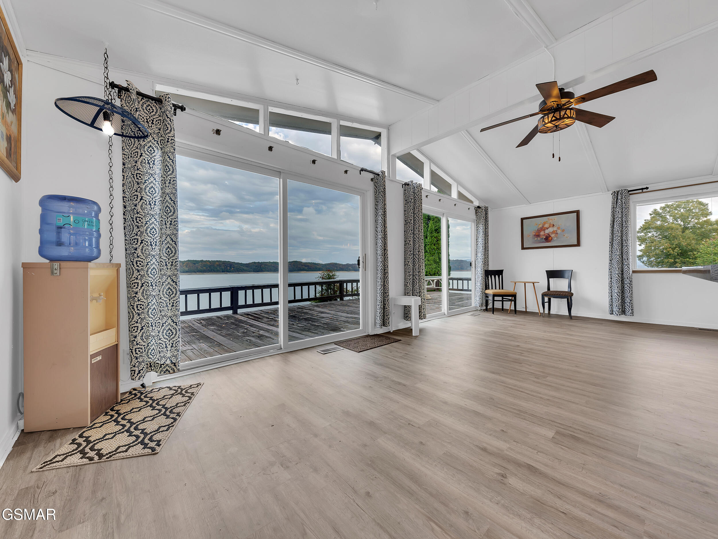 Dandridge, Tennessee, 37725, United States, 3 Bedrooms Bedrooms, ,1 BathroomBathrooms,Residential,For Sale,1973738