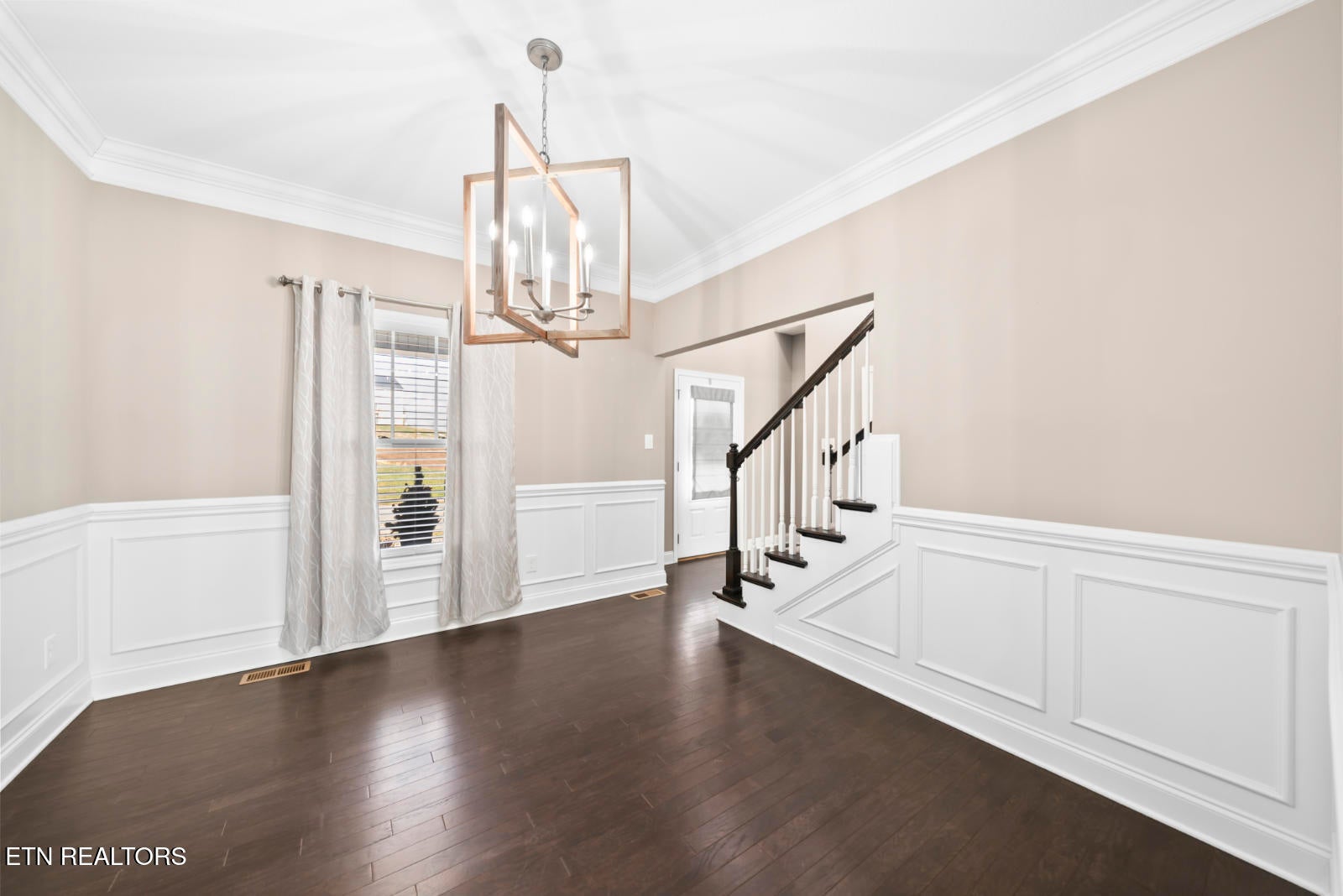 Oak Ridge, Tennessee, 37830, United States, 4 Bedrooms Bedrooms, ,3 BathroomsBathrooms,Residential,For Sale,2003025