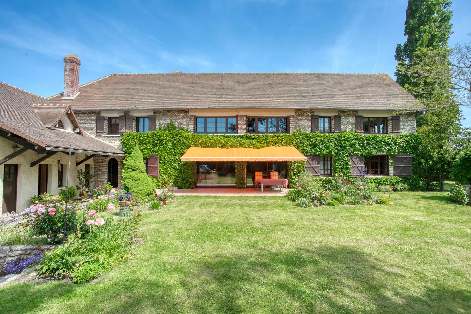 Montfort-l'Amaury, Île-de-France, 78490, FR, 6 Bedrooms Bedrooms, ,6 BathroomsBathrooms,Residential,For Sale,1934697
