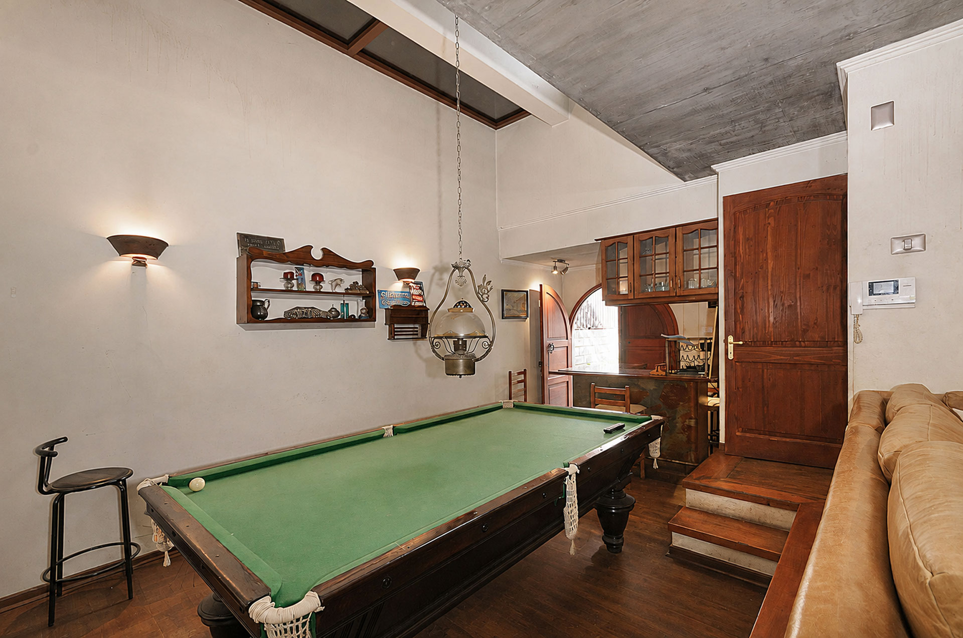  Modern home with generous living spaces,  in La Reina Alta - 物件實景