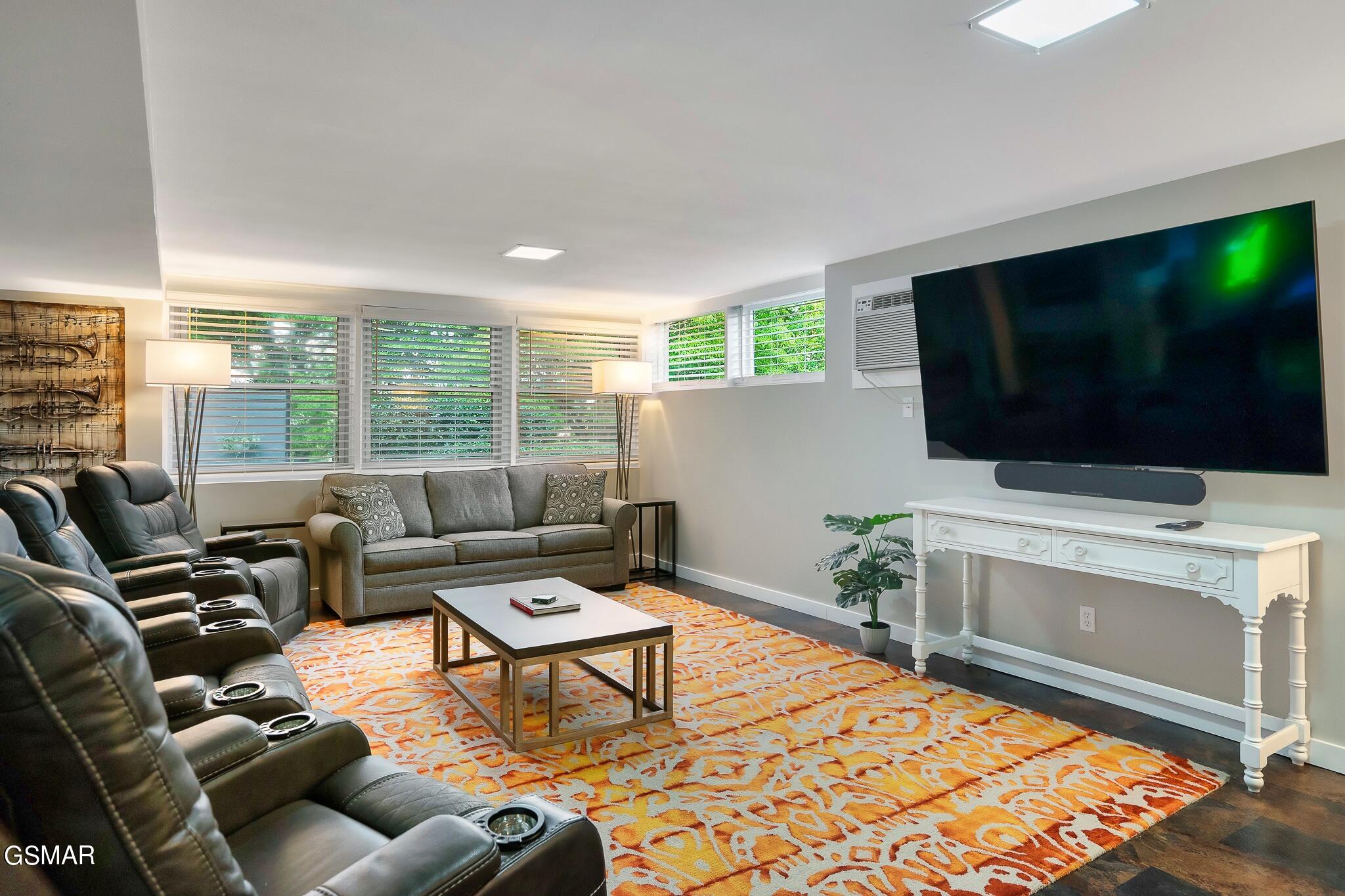 Sevierville, Tennessee, 37862, United States, 6 Bedrooms Bedrooms, ,9 BathroomsBathrooms,Residential,For Sale,1973767