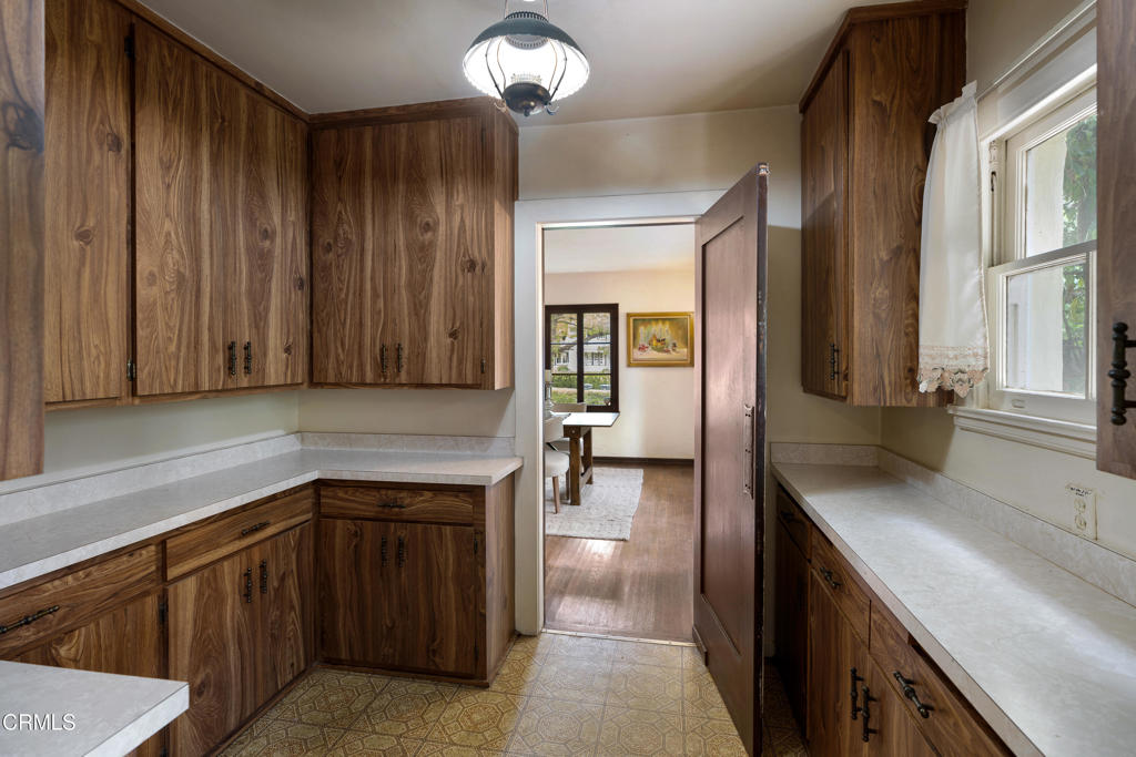 Pasadena, California, 91103, United States, 6 Bedrooms Bedrooms, ,3 BathroomsBathrooms,Residential,For Sale,1950732