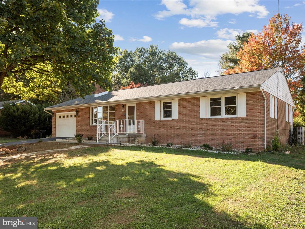 Winchester, Virginia, 22601, United States, 3 Bedrooms Bedrooms, ,3 BathroomsBathrooms,Residential,For Sale,1978922