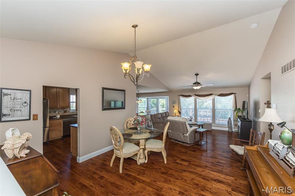 St Peters, Missouri, 63304, United States, 4 Bedrooms Bedrooms, ,3 BathroomsBathrooms,Residential,For Sale,1933139