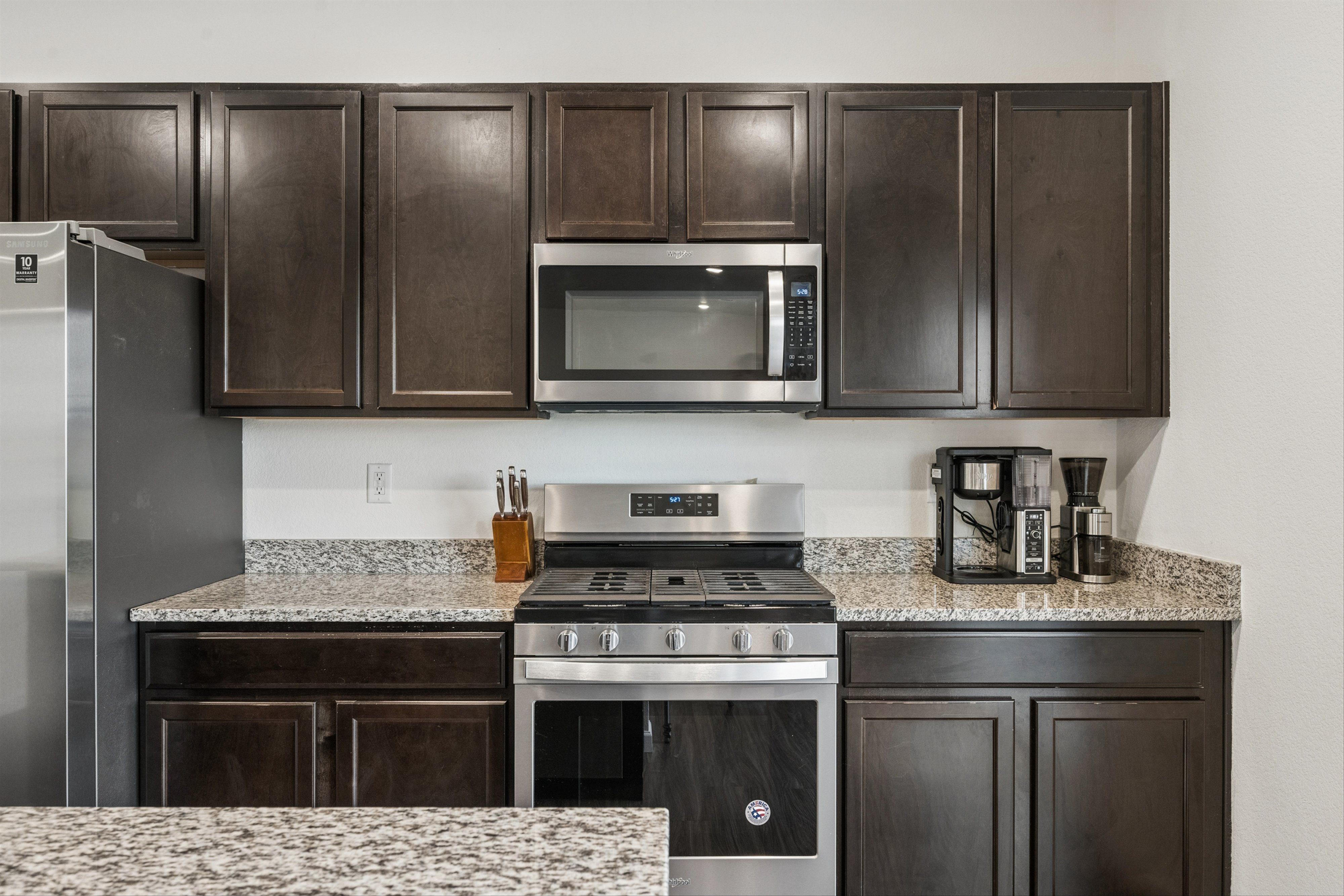  Welcome To Your Dream Home, Providing The Perfect Blend Of Comfort And Elegance. - 物件實景