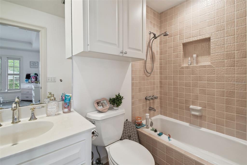 Tampa, Florida, 33613, United States, 5 Bedrooms Bedrooms, ,6 BathroomsBathrooms,Residential,For Sale,1838218