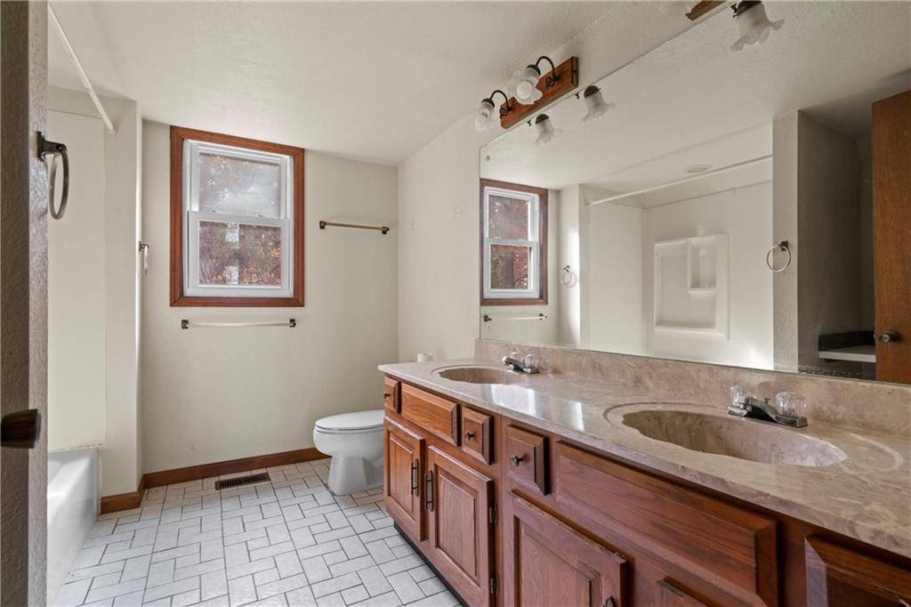 Gainesville, Georgia, 30506, United States, 5 Bedrooms Bedrooms, ,5 BathroomsBathrooms,Residential,For Sale,1996488