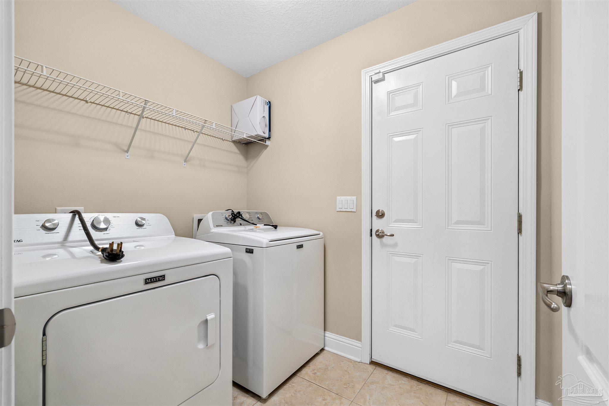 Navarre, Florida, 32566, United States, 4 Bedrooms Bedrooms, ,3 BathroomsBathrooms,Residential,For Sale,1892074