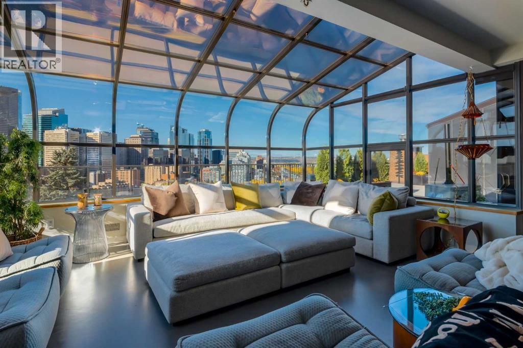 CALGARY, Alberta, T2E 7A8, CA, 2 Bedrooms Bedrooms, ,2 BathroomsBathrooms,Residential,For Sale,1947963