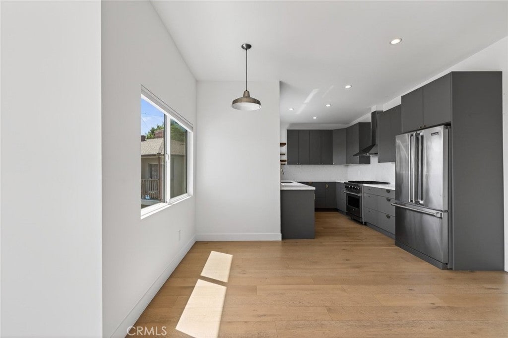 Los Angeles, California, 90026, United States, 3 Bedrooms Bedrooms, ,3 BathroomsBathrooms,Residential,For Sale,2040184
