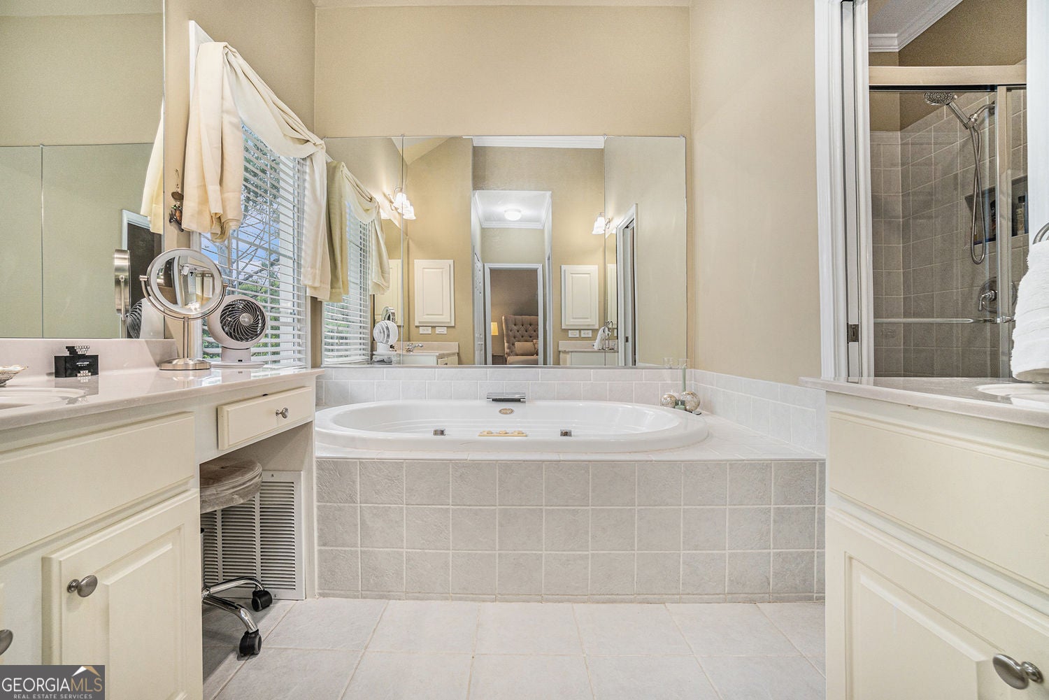 Mableton, Georgia, 30126, United States, 5 Bedrooms Bedrooms, ,4 BathroomsBathrooms,Residential,For Sale,1905139