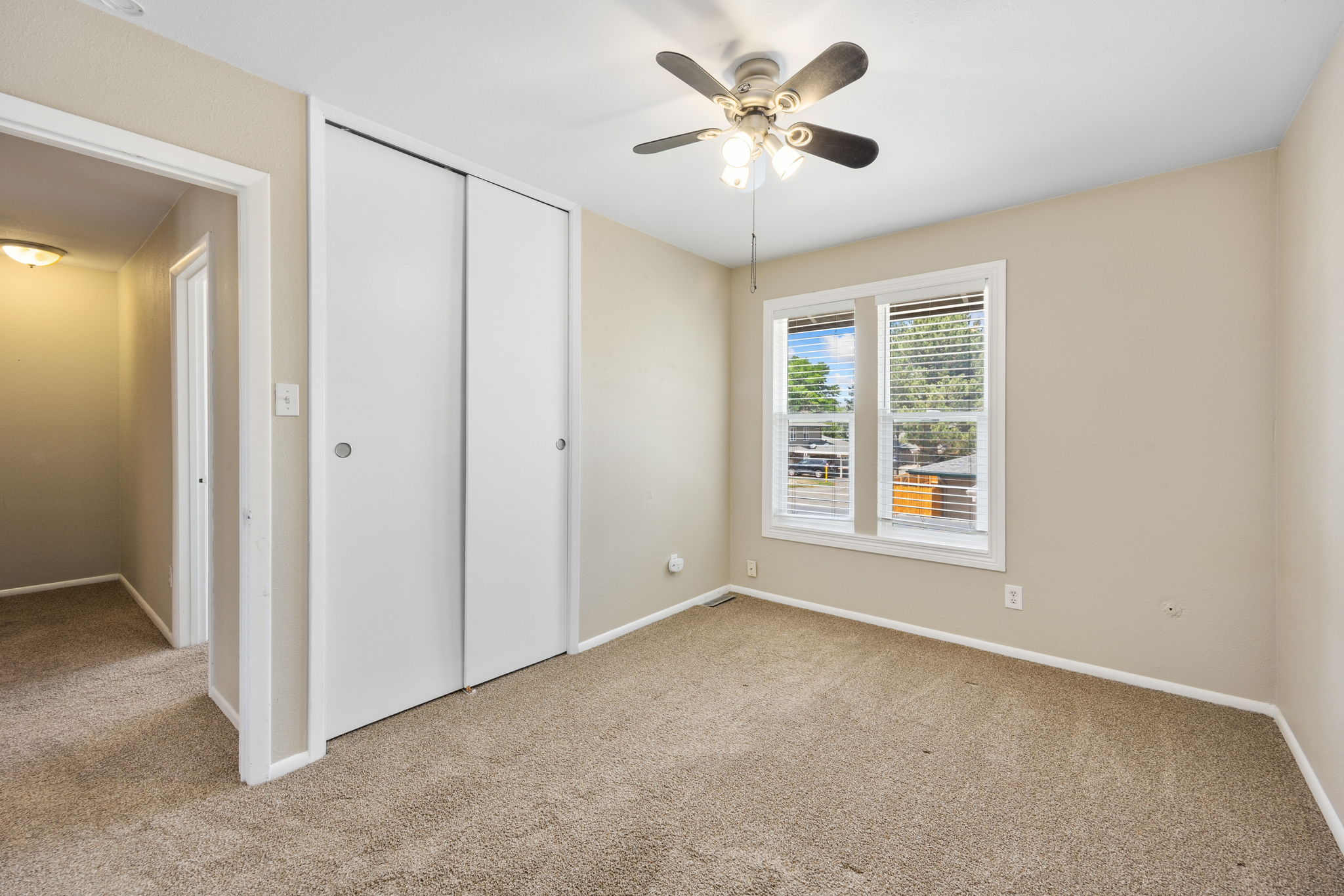  Rare 3 bed, 2 bath property in sought after Greenwood Village - 物件實景