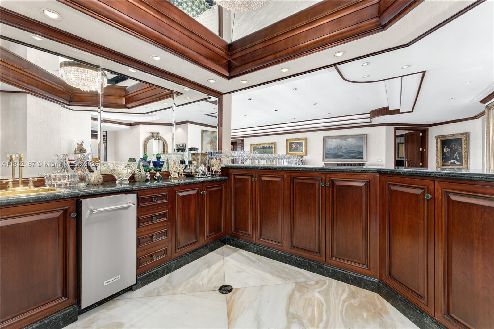 Miami Beach, Florida, 33140, United States, 4 Bedrooms Bedrooms, ,7 BathroomsBathrooms,Residential,For Sale,1895466