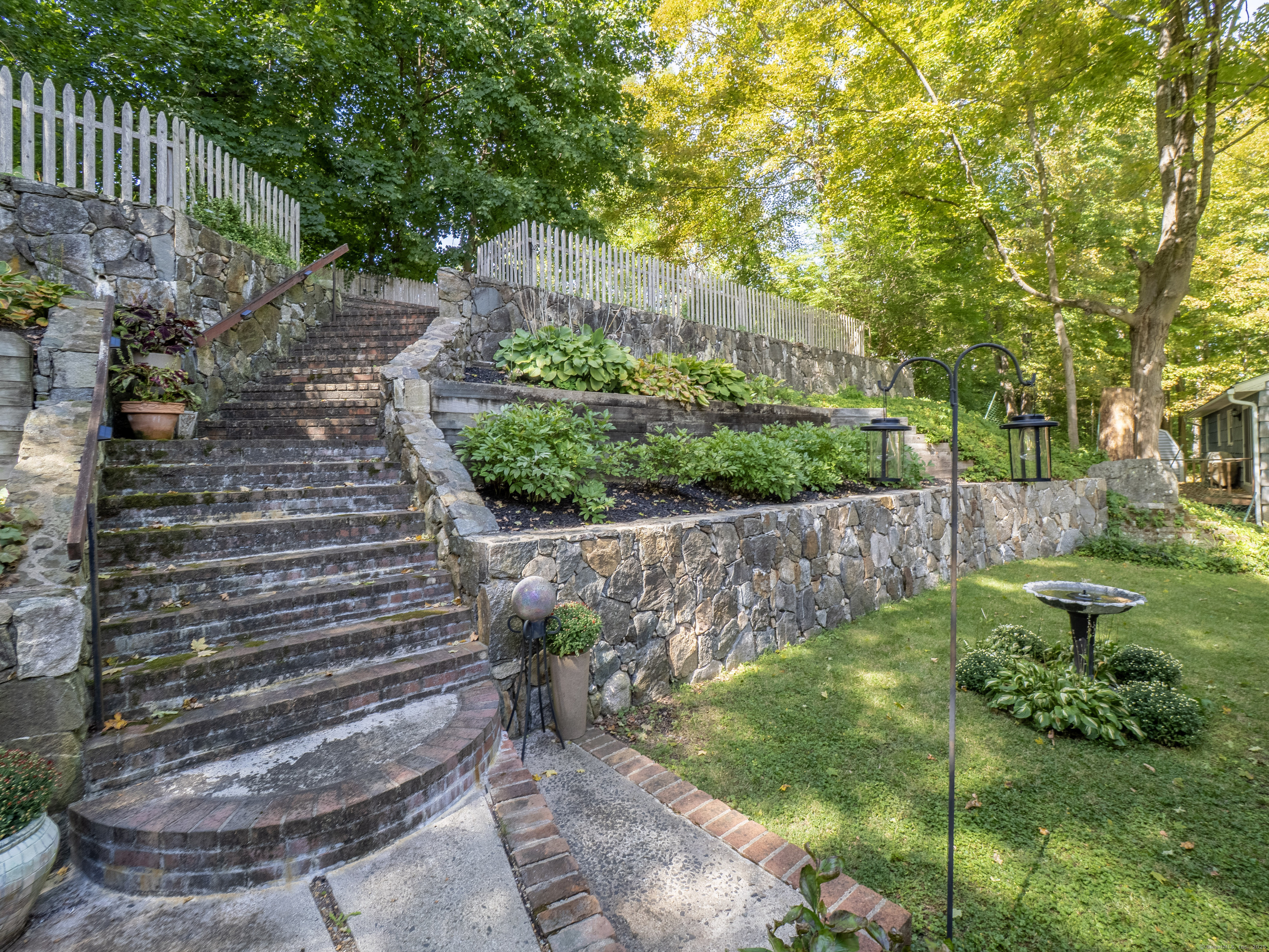 Ridgefield, Connecticut, 06877, United States, 3 Bedrooms Bedrooms, ,3 BathroomsBathrooms,Residential,For Sale,1950980