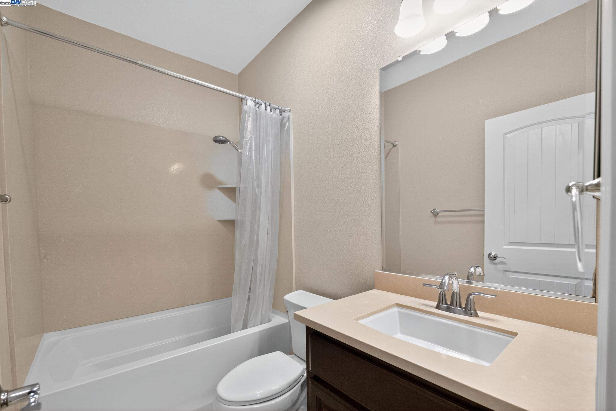 Dublin, California, 94568, United States, 4 Bedrooms Bedrooms, ,3 BathroomsBathrooms,Residential,For Sale,1987836