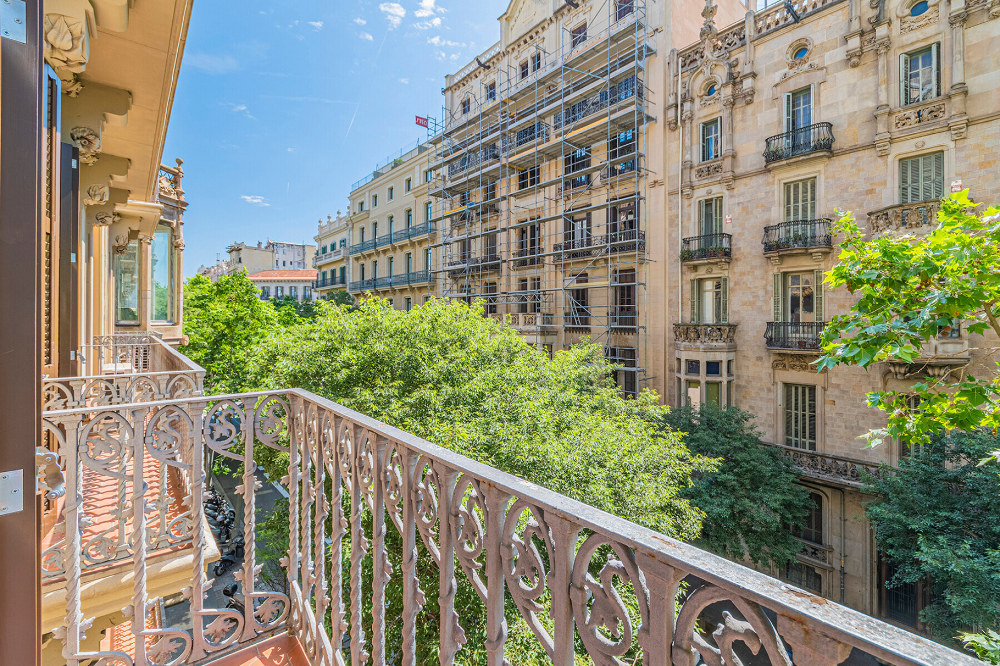  Refurbished modernist apartment in Eixample with luxury finishes - 物件實景