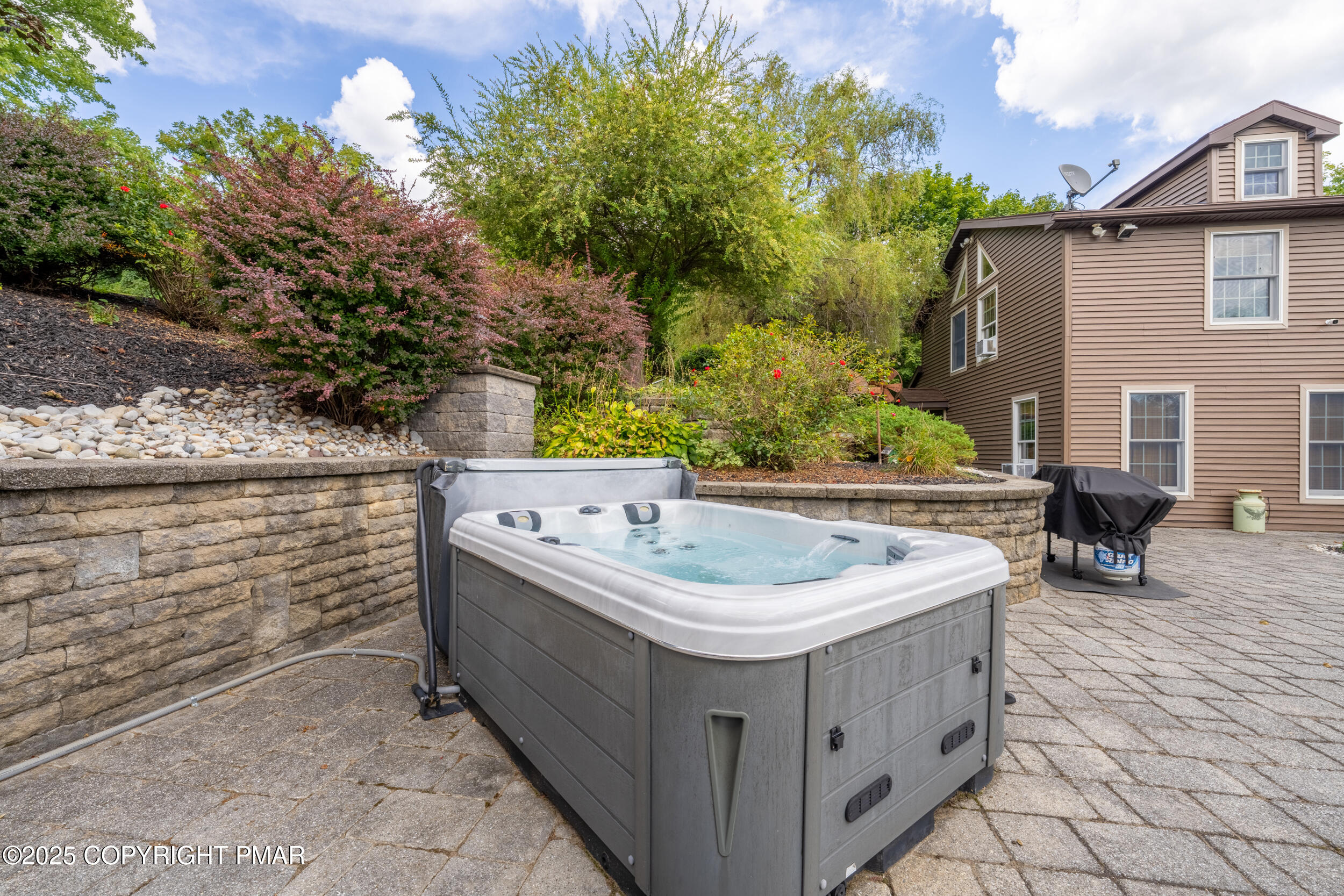 Bangor, Pennsylvania, 18013, United States, 3 Bedrooms Bedrooms, ,2 BathroomsBathrooms,Residential,For Sale,1934603