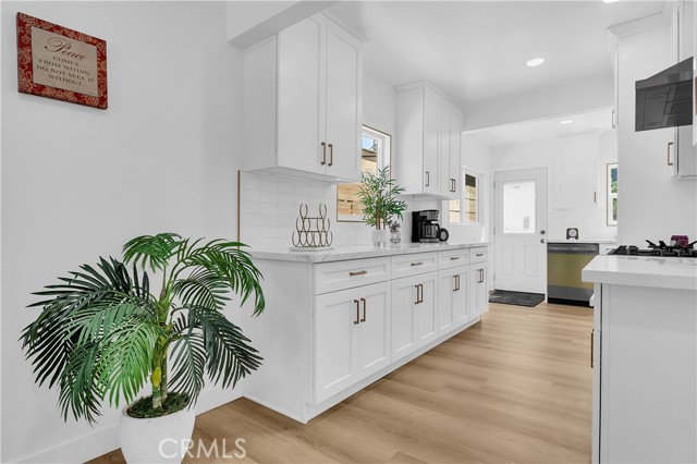 Los Angeles, California, 90032, United States, 4 Bedrooms Bedrooms, ,2 BathroomsBathrooms,Residential,For Sale,1916443